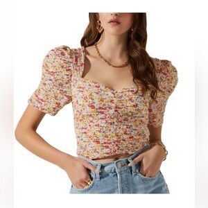 ASTR The Label Pleated Crop Blouse